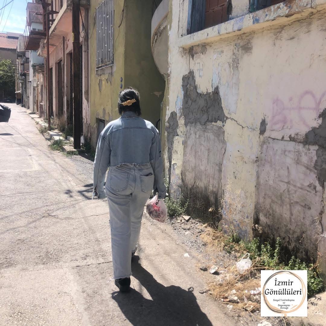 İzmir Gönüllüleri Gıda Marketi ve Gıda Dağıtımları